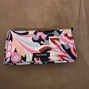 Vera Bradley, Mod Paisley Pattern RFID Nylon cross body Wallet